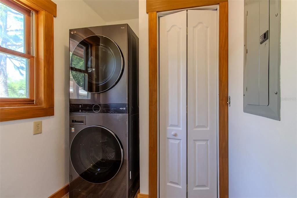 В аренду: $1,295 (1 спален, 1 ванн, 934 Квадратных фут)