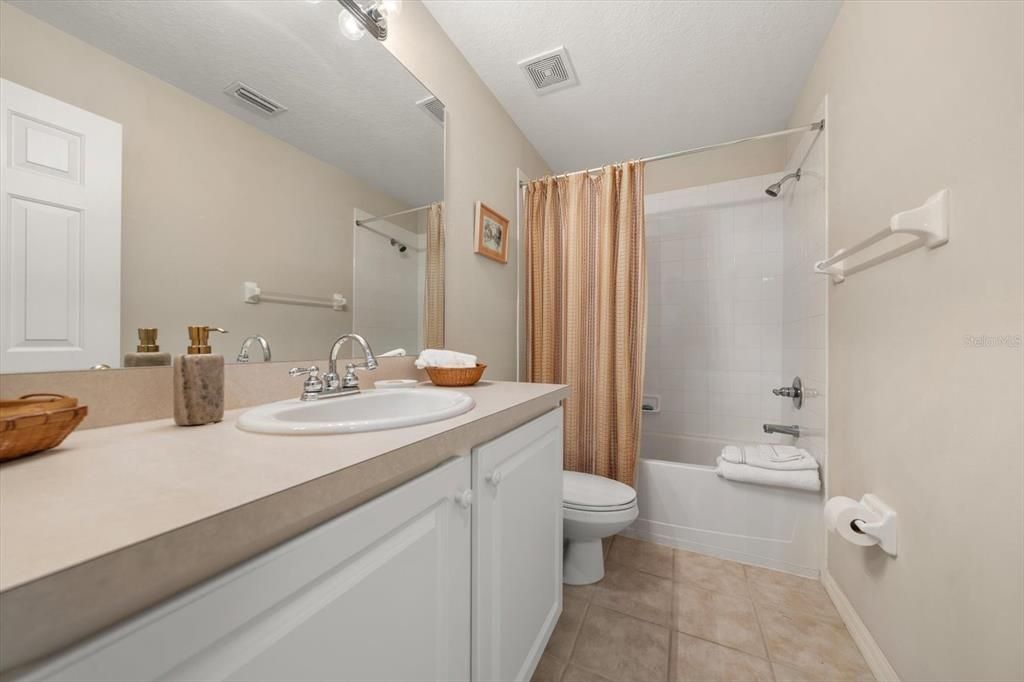 For Sale: $479,000 (3 beds, 2 baths, 2141 Square Feet)