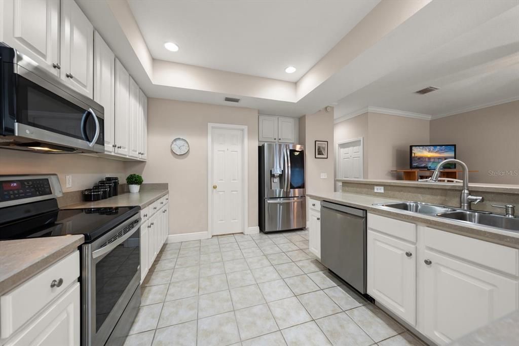 For Sale: $479,000 (3 beds, 2 baths, 2141 Square Feet)