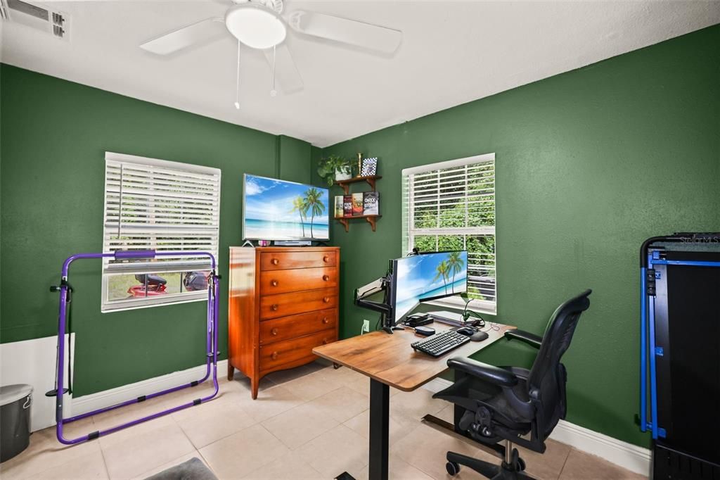Activo con contrato: $335,000 (3 camas, 2 baños, 1400 Pies cuadrados)