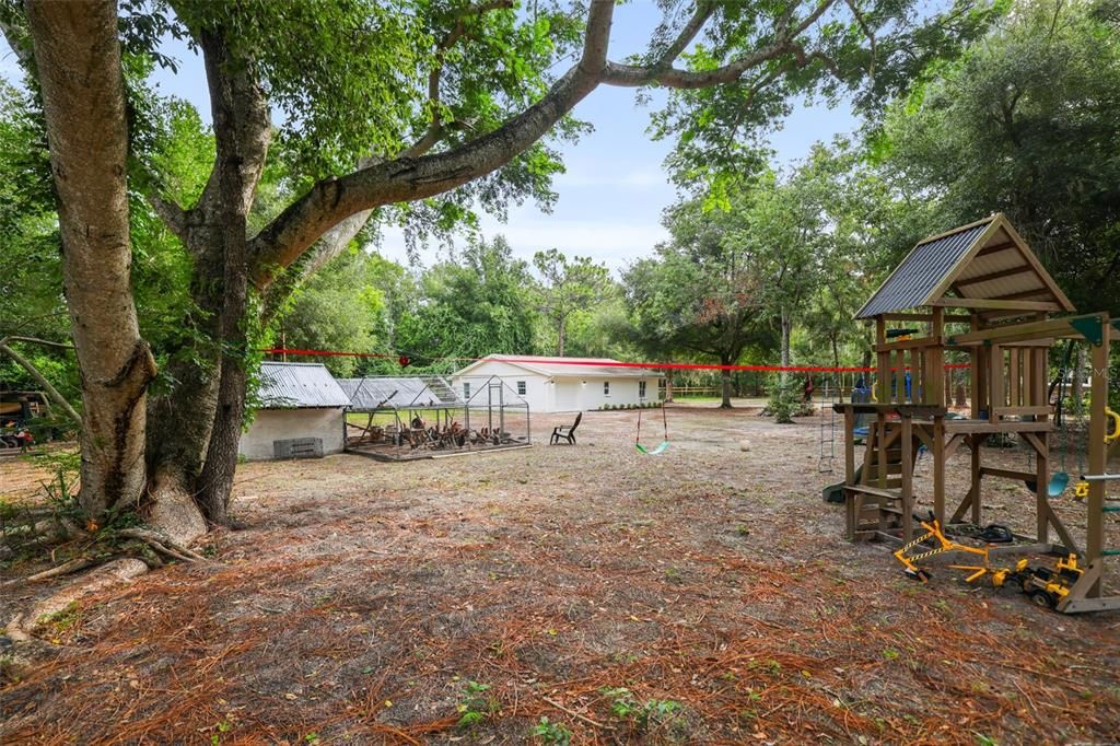 Activo con contrato: $335,000 (3 camas, 2 baños, 1400 Pies cuadrados)