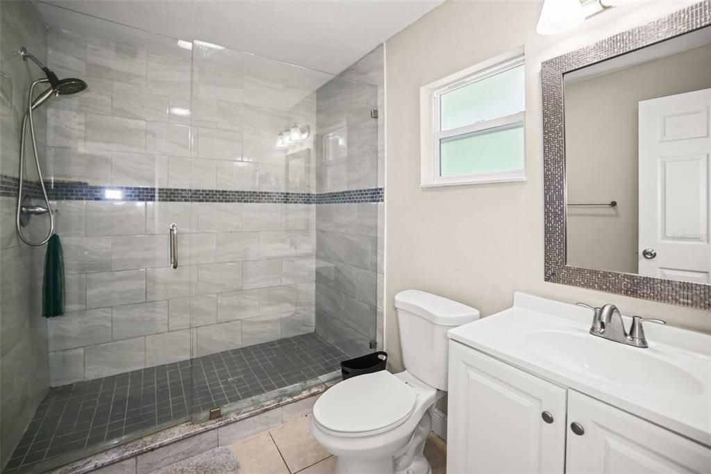 Activo con contrato: $335,000 (3 camas, 2 baños, 1400 Pies cuadrados)