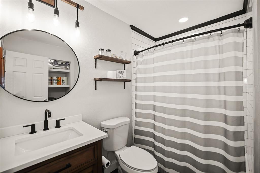 Activo con contrato: $335,000 (3 camas, 2 baños, 1400 Pies cuadrados)