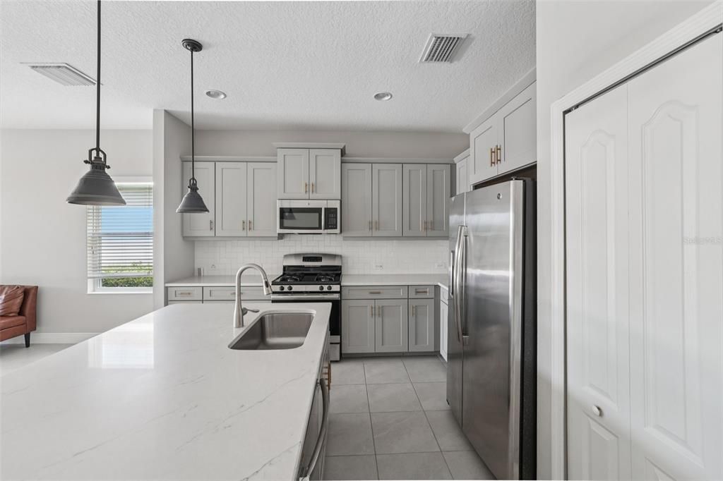 For Rent: $2,200 (2 beds, 2 baths, 1525 Square Feet)