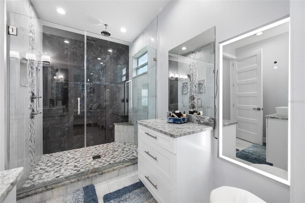 Activo con contrato: $1,525,000 (5 camas, 3 baños, 3218 Pies cuadrados)