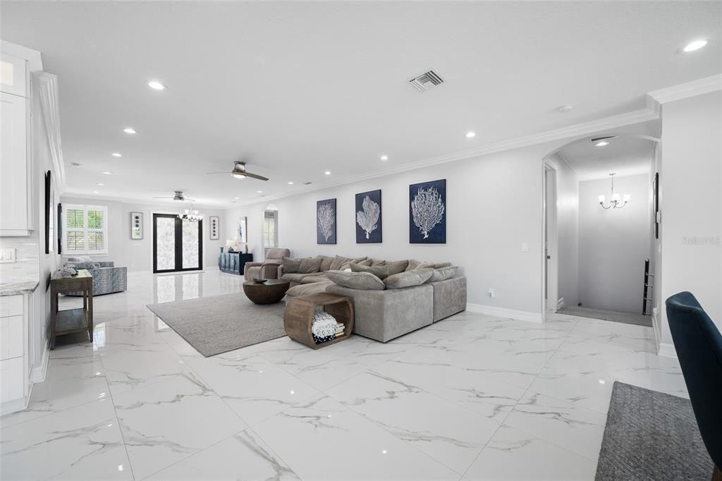 Activo con contrato: $1,525,000 (5 camas, 3 baños, 3218 Pies cuadrados)
