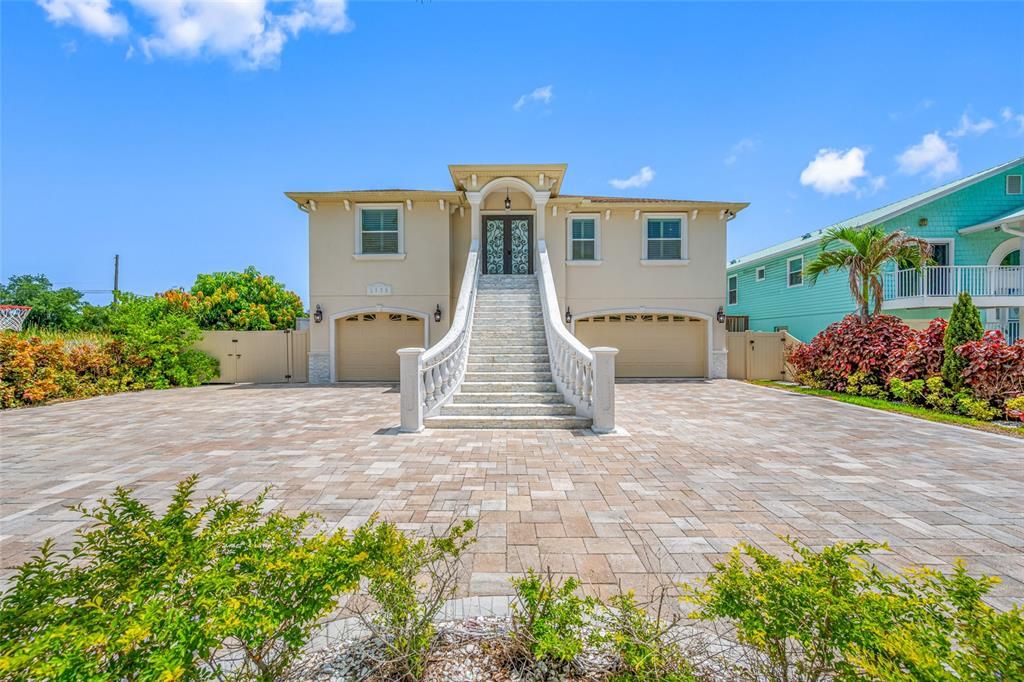 Activo con contrato: $1,525,000 (5 camas, 3 baños, 3218 Pies cuadrados)