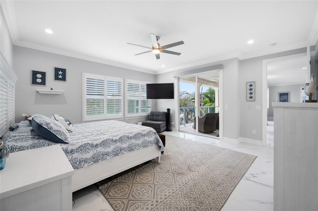 Activo con contrato: $1,525,000 (5 camas, 3 baños, 3218 Pies cuadrados)