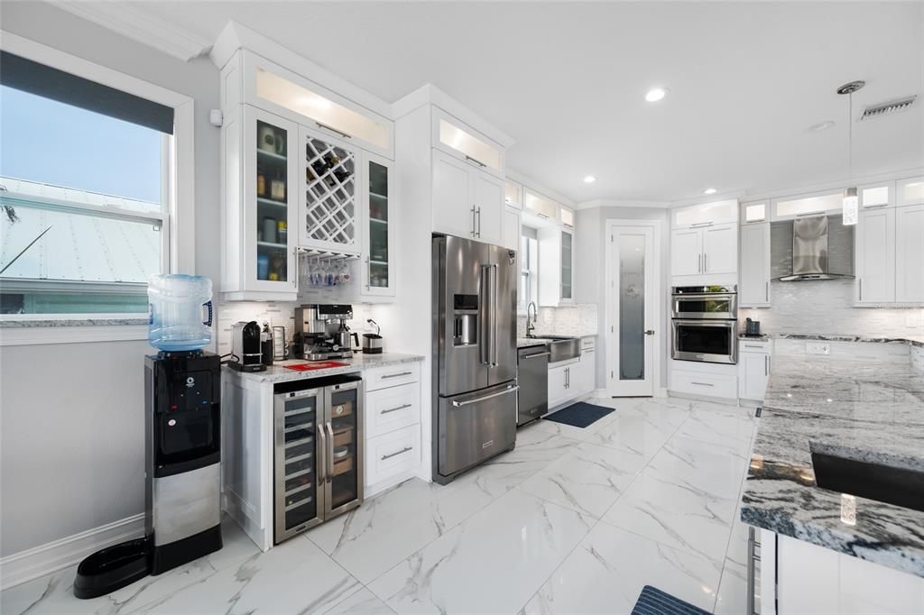 Activo con contrato: $1,525,000 (5 camas, 3 baños, 3218 Pies cuadrados)