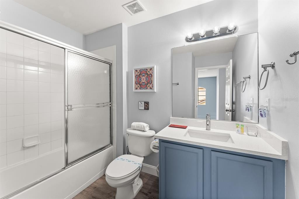 En Venta: $344,900 (4 camas, 3 baños, 1645 Pies cuadrados)
