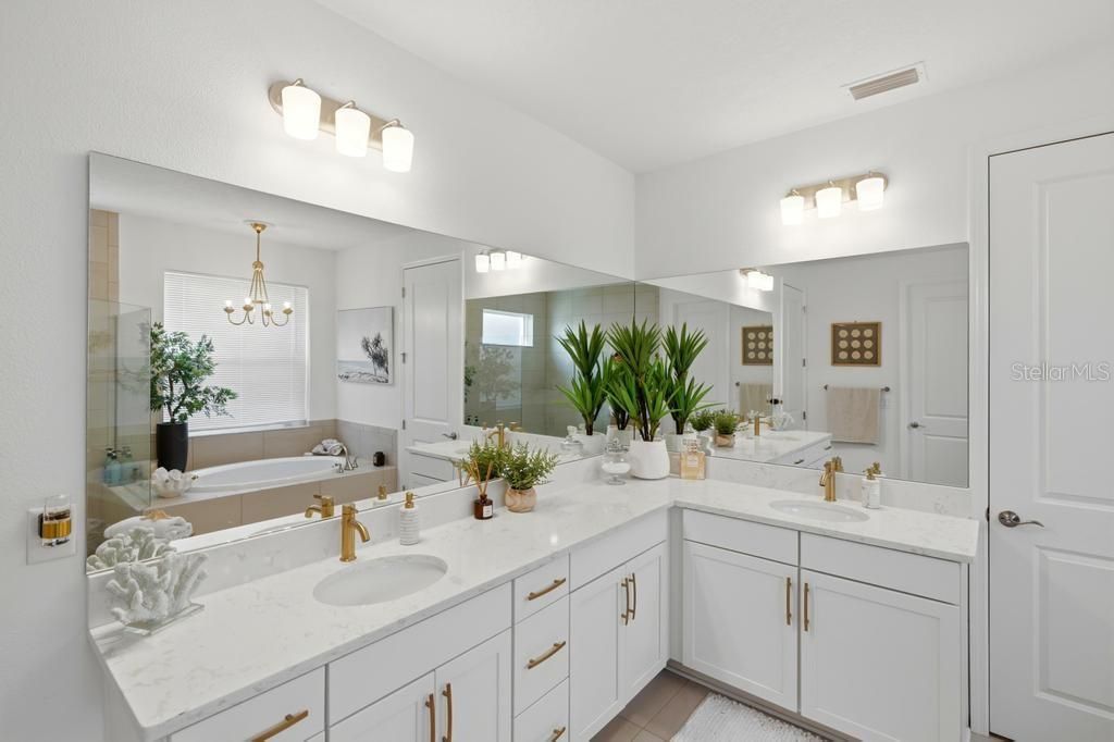 For Sale: $975,000 (4 beds, 3 baths, 3651 Square Feet)