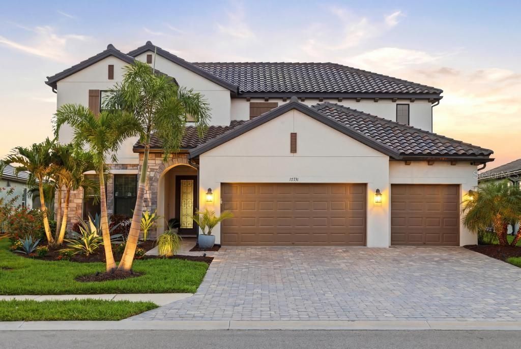 For Sale: $975,000 (4 beds, 3 baths, 3651 Square Feet)