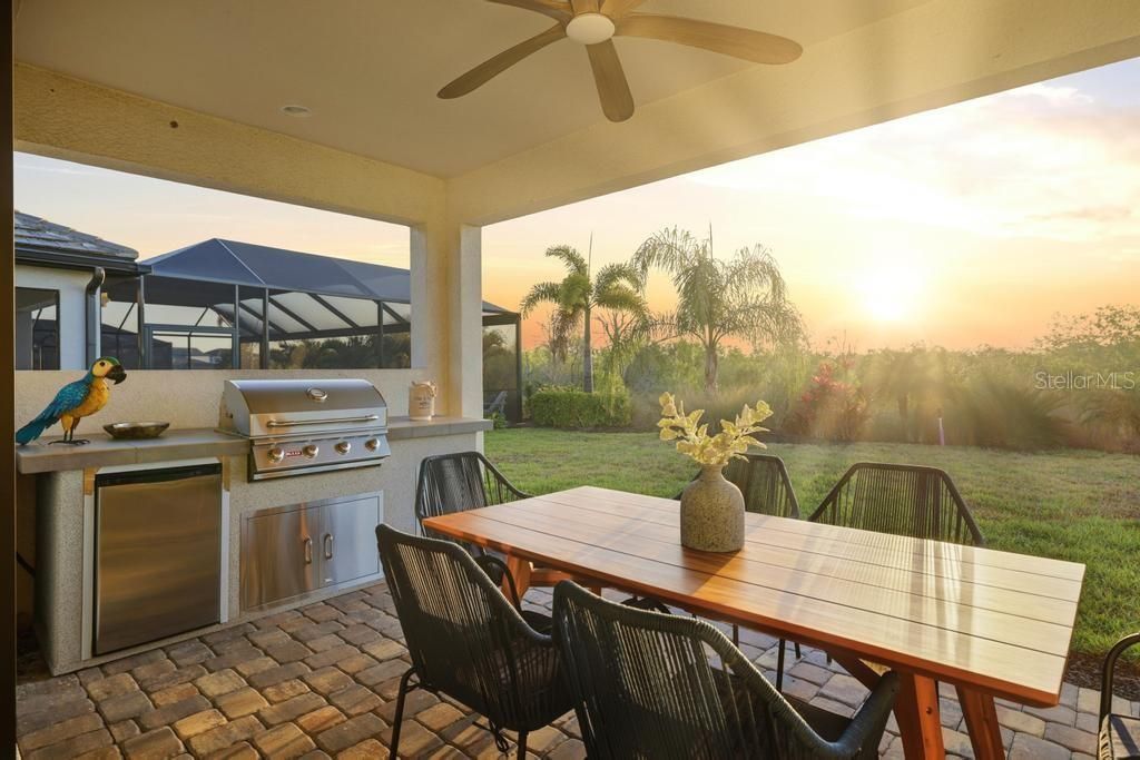For Sale: $975,000 (4 beds, 3 baths, 3651 Square Feet)