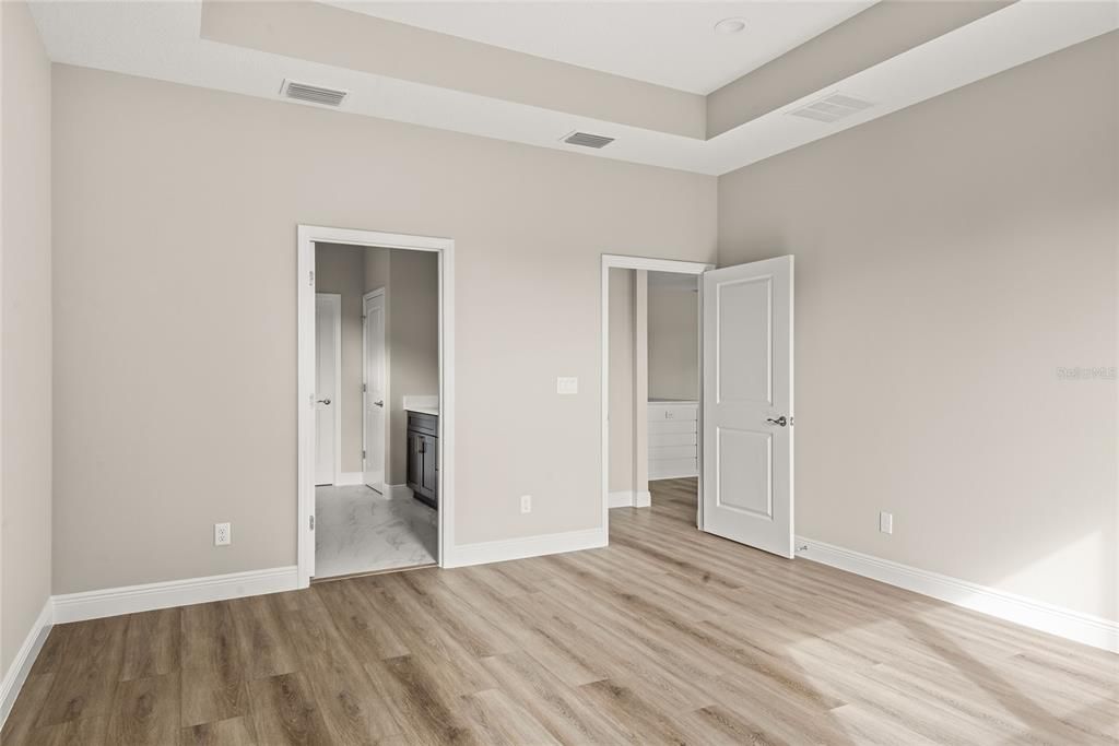 For Sale: $389,900 (4 beds, 2 baths, 2073 Square Feet)