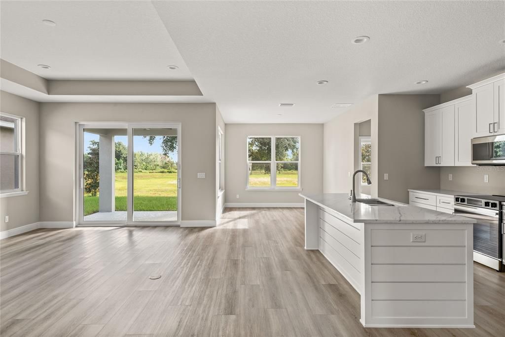 For Sale: $389,900 (4 beds, 2 baths, 2073 Square Feet)