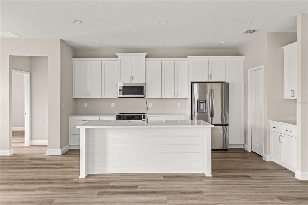 For Sale: $389,900 (4 beds, 2 baths, 2073 Square Feet)