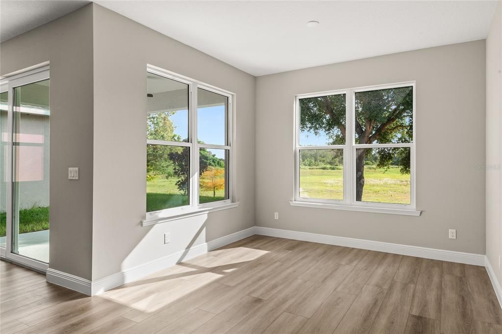 For Sale: $389,900 (4 beds, 2 baths, 2073 Square Feet)