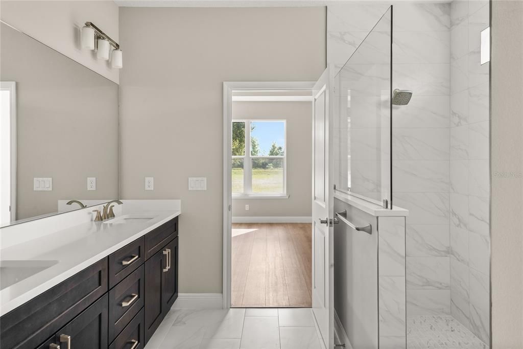 For Sale: $389,900 (4 beds, 2 baths, 2073 Square Feet)