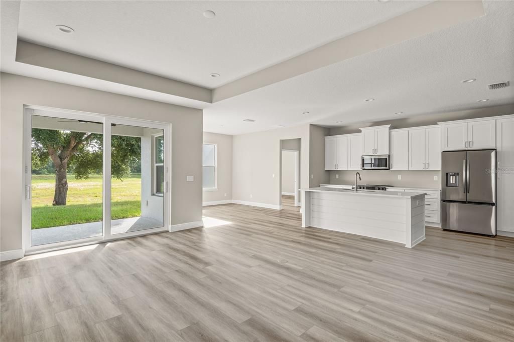 For Sale: $389,900 (4 beds, 2 baths, 2073 Square Feet)
