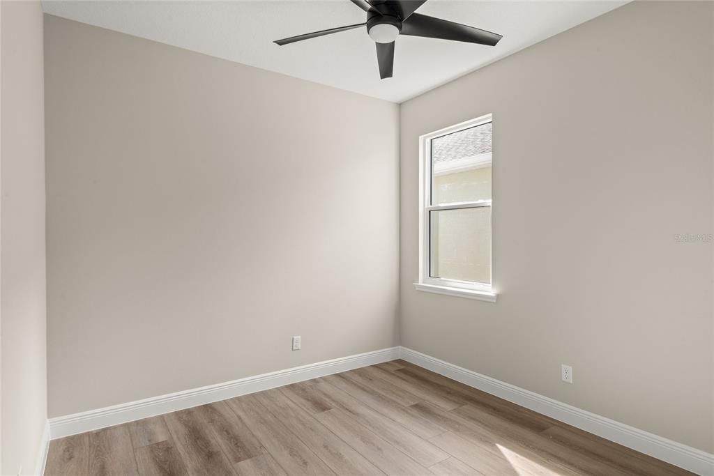 For Sale: $389,900 (4 beds, 2 baths, 2073 Square Feet)