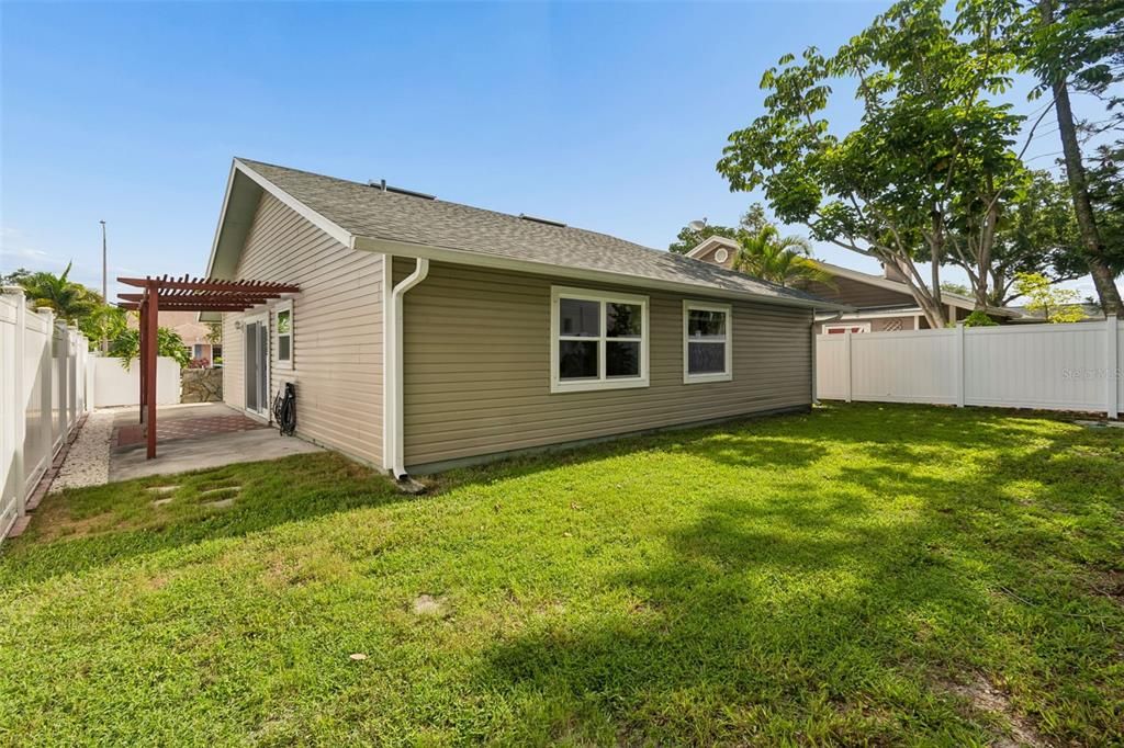 En Venta: $345,000 (2 camas, 2 baños, 1067 Pies cuadrados)