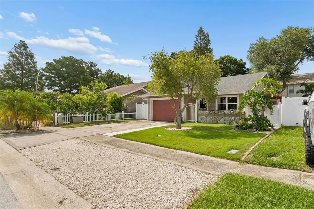 En Venta: $345,000 (2 camas, 2 baños, 1067 Pies cuadrados)