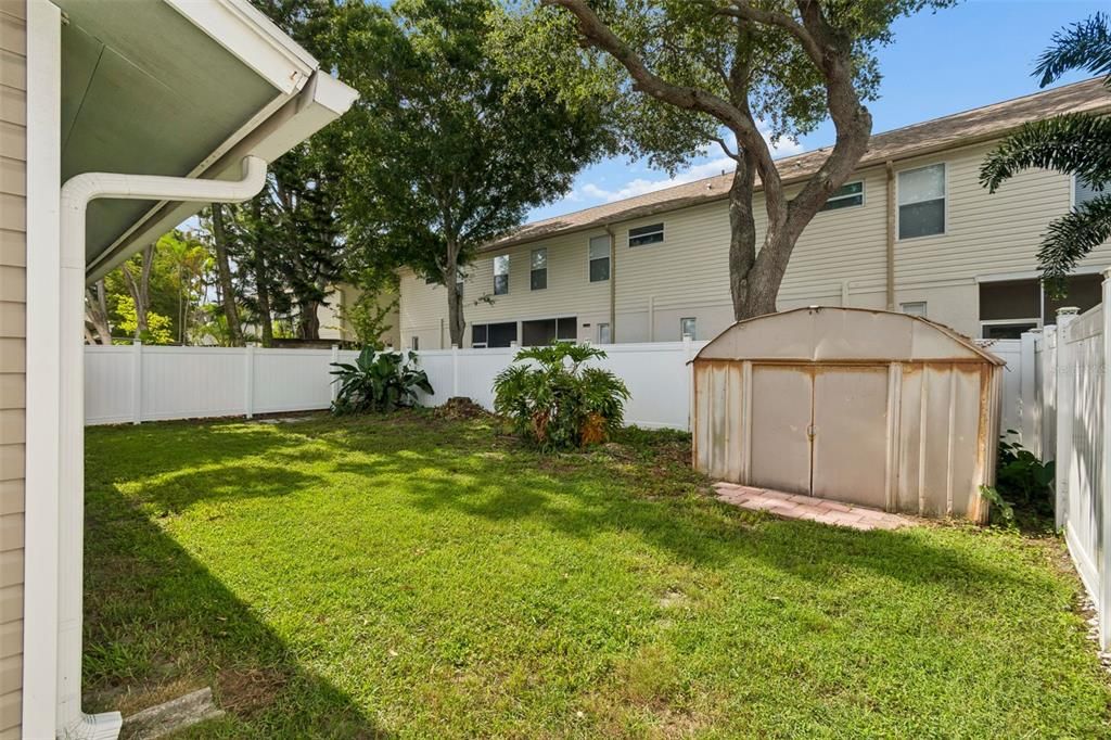 En Venta: $345,000 (2 camas, 2 baños, 1067 Pies cuadrados)