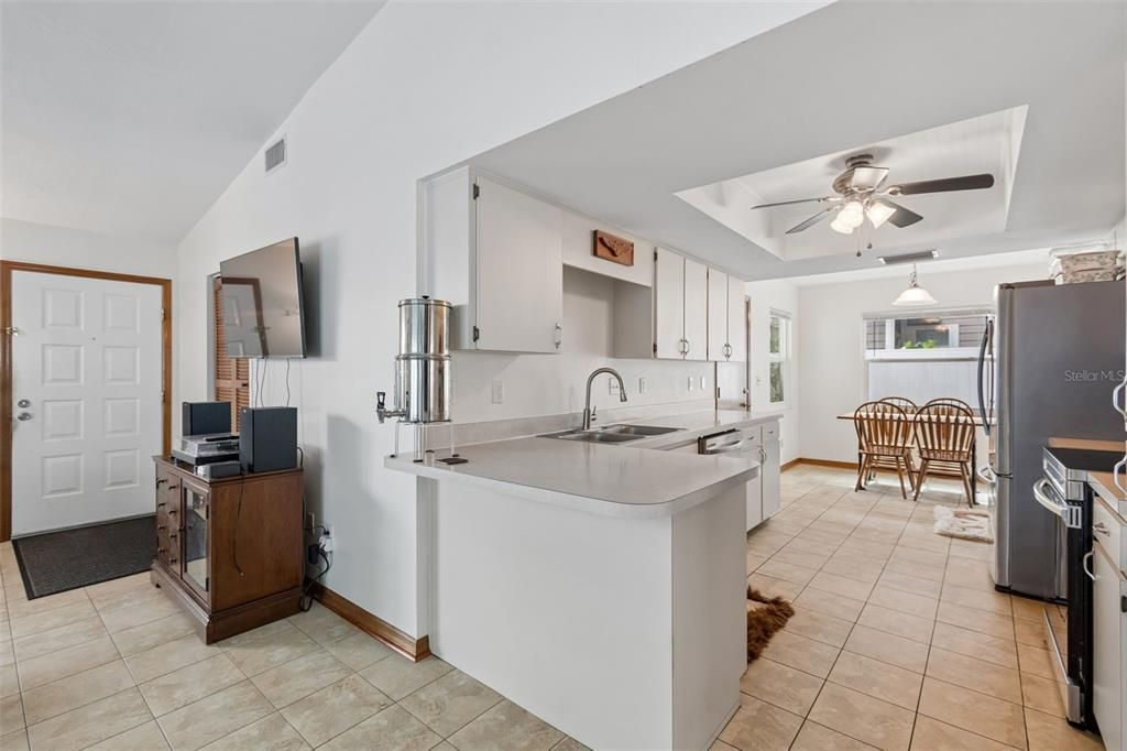 En Venta: $345,000 (2 camas, 2 baños, 1067 Pies cuadrados)