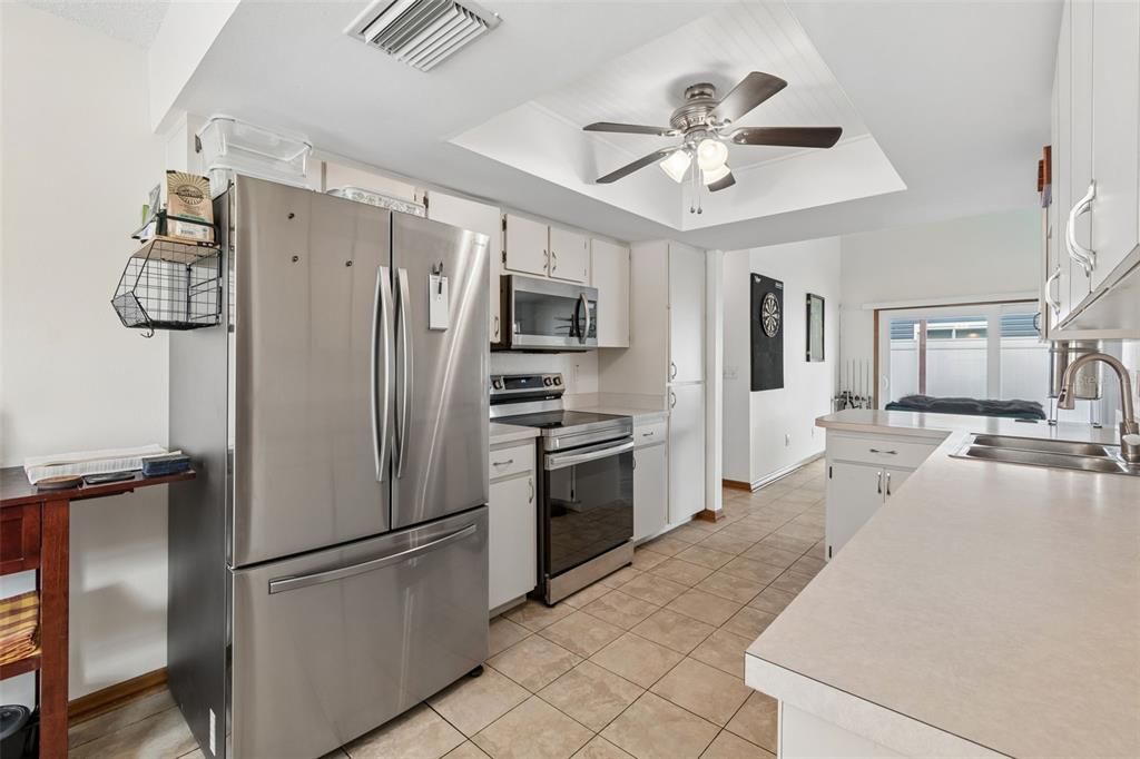 En Venta: $345,000 (2 camas, 2 baños, 1067 Pies cuadrados)