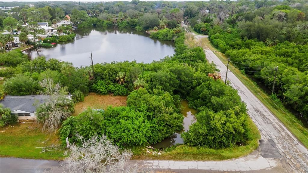 待售: $86,000 (1.37 acres)