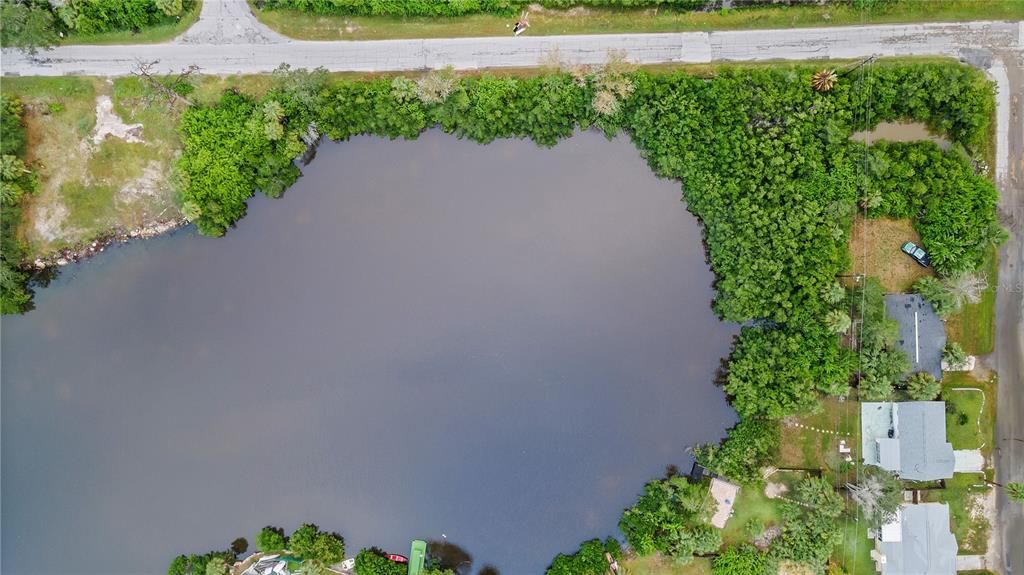 待售: $86,000 (1.37 acres)