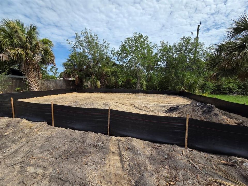 На продажу: $89,500 (1.37 acres)