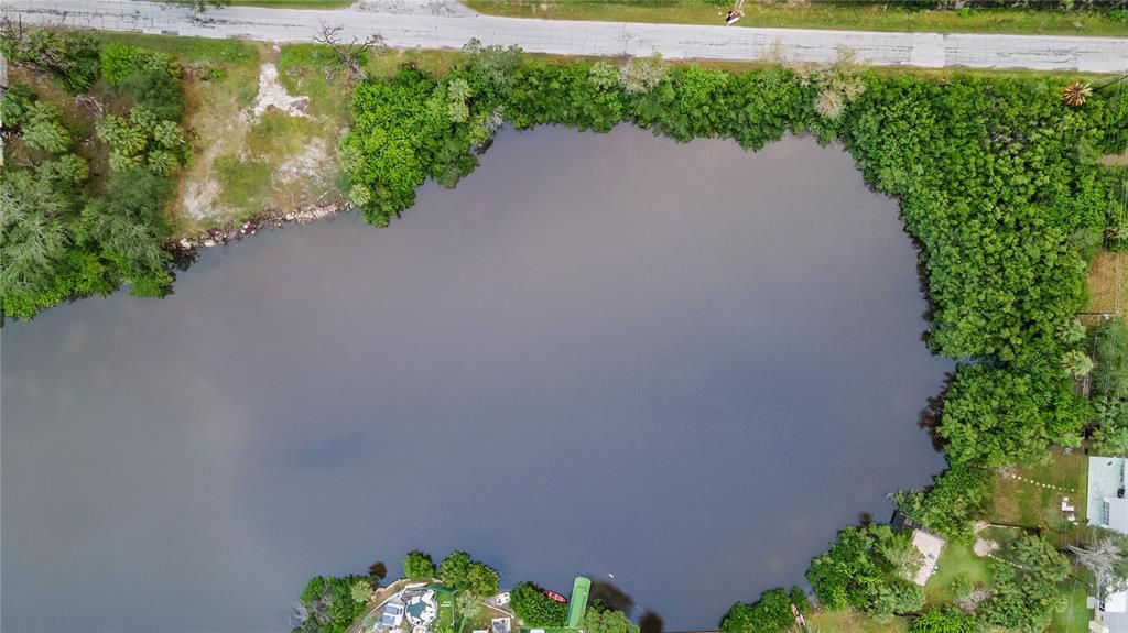 待售: $86,000 (1.37 acres)