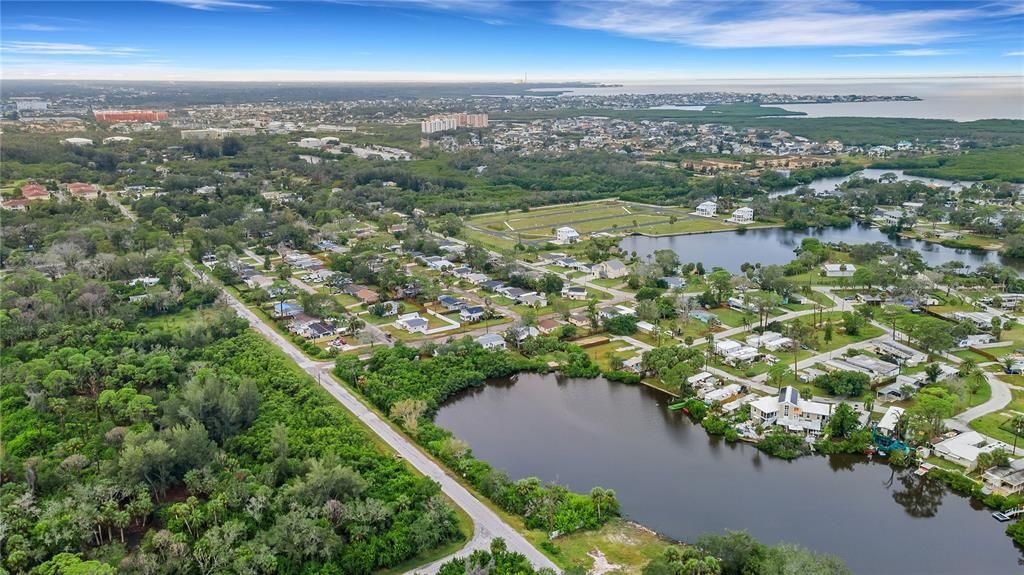 待售: $86,000 (1.37 acres)