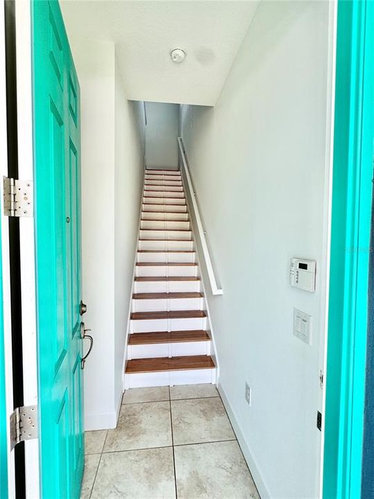 For Rent: $2,000 (1 beds, 1 baths, 900 Square Feet)