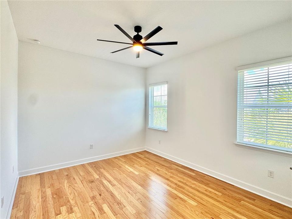 For Rent: $2,000 (1 beds, 1 baths, 900 Square Feet)