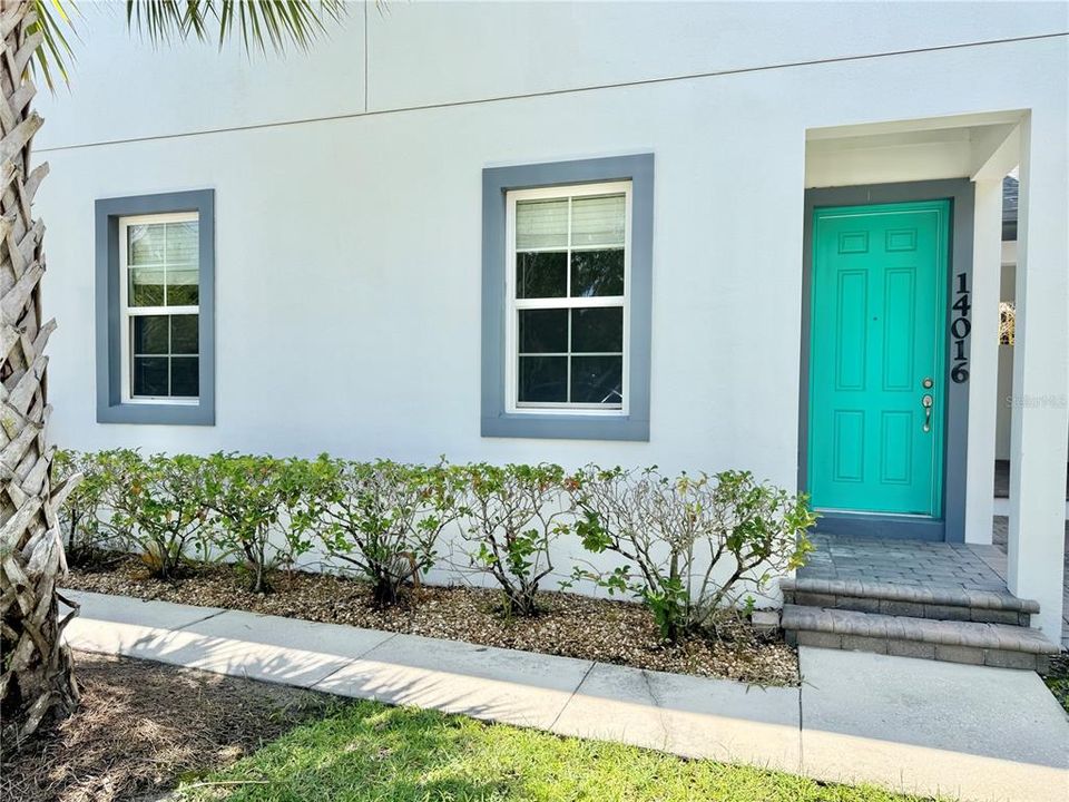 For Rent: $2,000 (1 beds, 1 baths, 900 Square Feet)