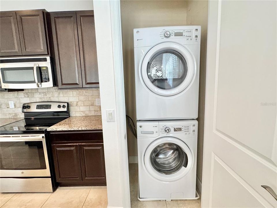 For Rent: $2,000 (1 beds, 1 baths, 900 Square Feet)