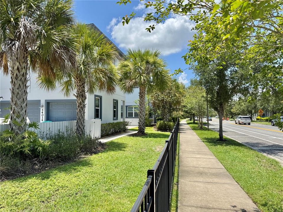For Rent: $2,000 (1 beds, 1 baths, 900 Square Feet)