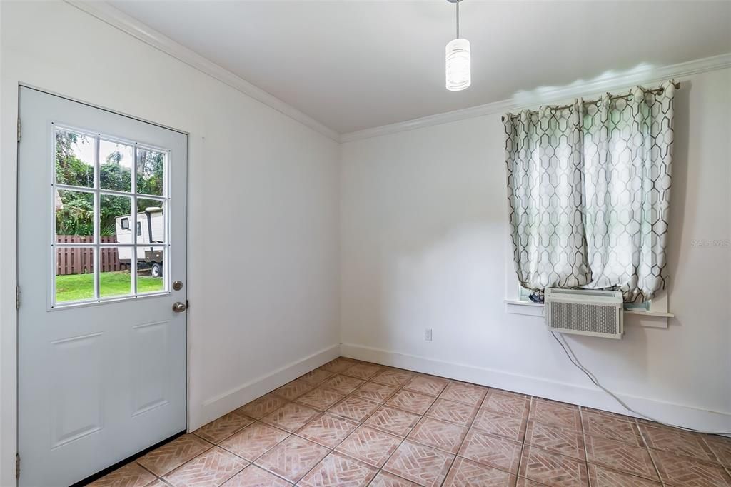 En Venta: $455,000 (3 camas, 2 baños, 2050 Pies cuadrados)