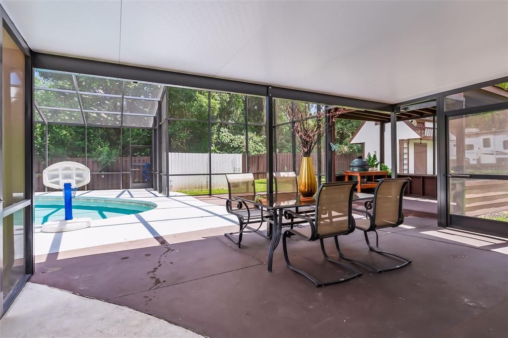 En Venta: $455,000 (3 camas, 2 baños, 2050 Pies cuadrados)