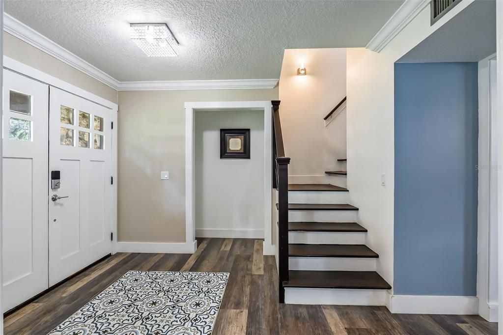 En Venta: $455,000 (3 camas, 2 baños, 2050 Pies cuadrados)