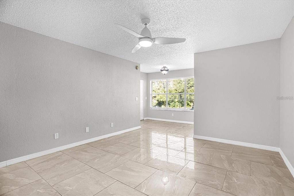 For Rent: $1,900 (3 beds, 2 baths, 1237 Square Feet)
