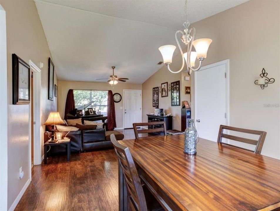 For Sale: $209,000 (3 beds, 2 baths, 1282 Square Feet)