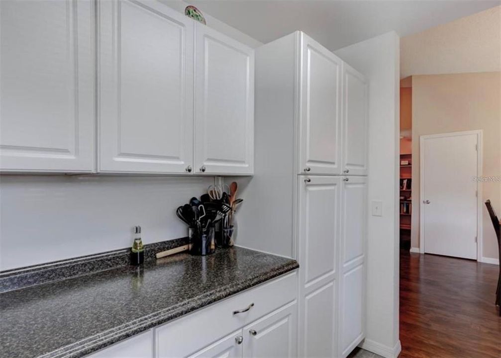 For Sale: $209,000 (3 beds, 2 baths, 1282 Square Feet)