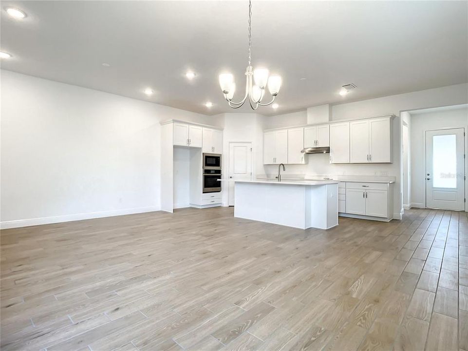 For Rent: $2,700 (3 beds, 2 baths, 1536 Square Feet)