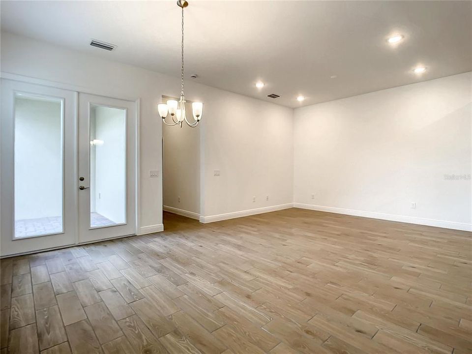 For Rent: $2,700 (3 beds, 2 baths, 1536 Square Feet)