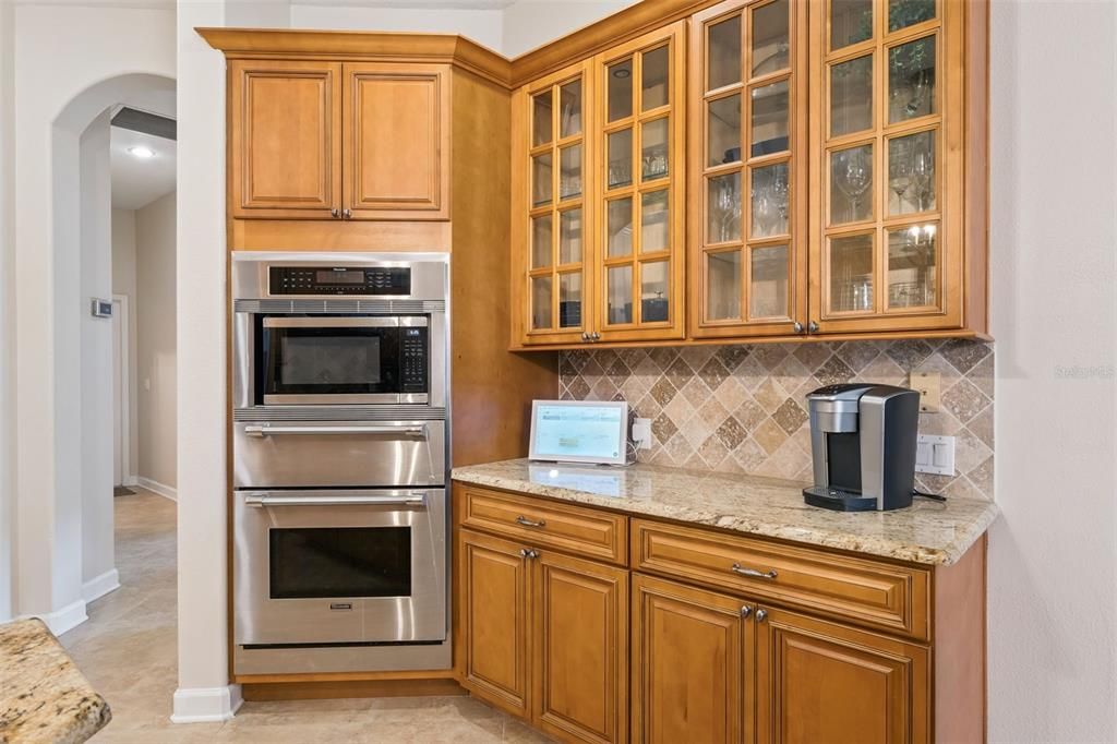 Activo con contrato: $925,000 (4 camas, 3 baños, 3066 Pies cuadrados)