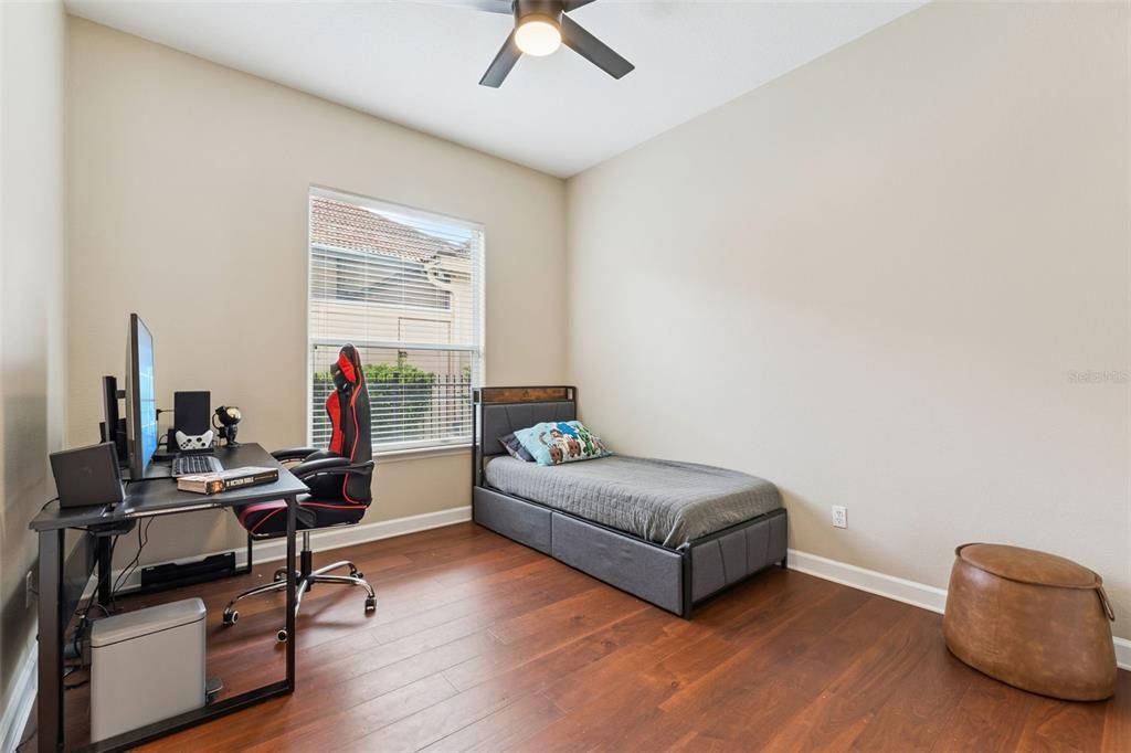 Activo con contrato: $925,000 (4 camas, 3 baños, 3066 Pies cuadrados)