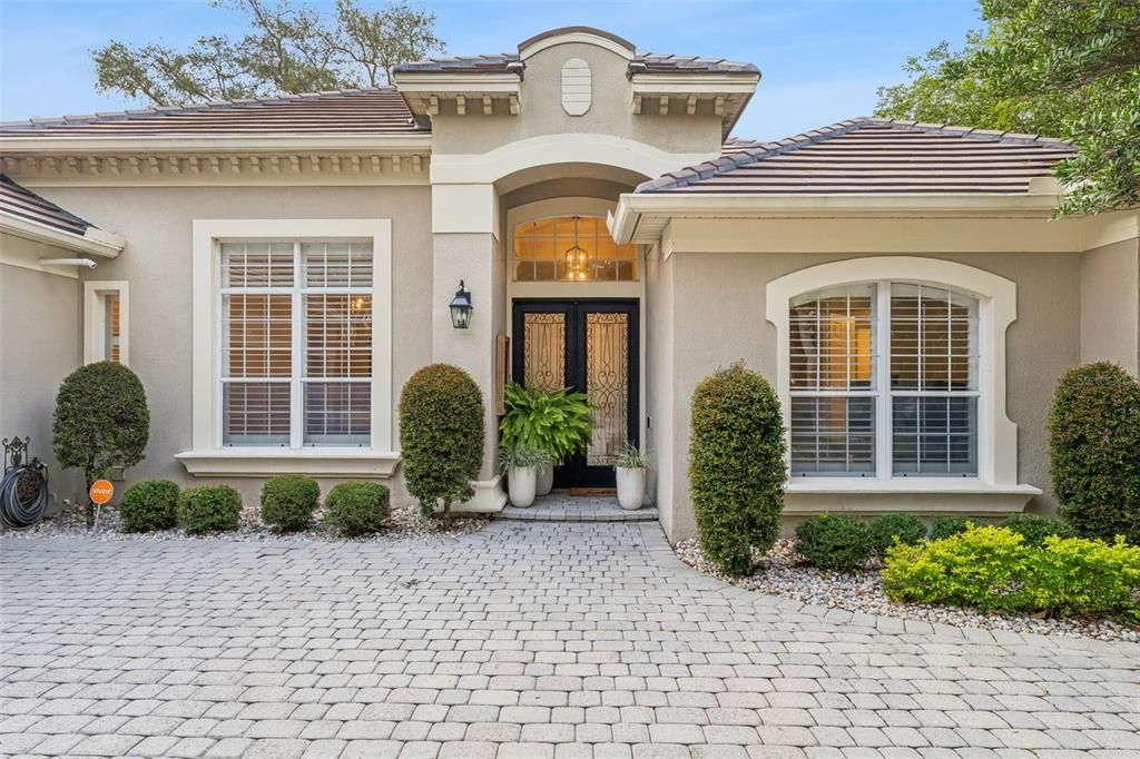 Activo con contrato: $925,000 (4 camas, 3 baños, 3066 Pies cuadrados)